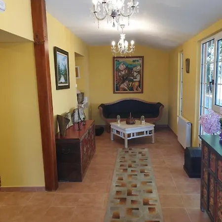 Los Beatos Hotel *